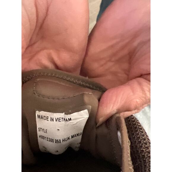 Huk size 8.5 mens HUK Mania shoes fishing beige/gray light weight quick drying - Picture 4 of 10